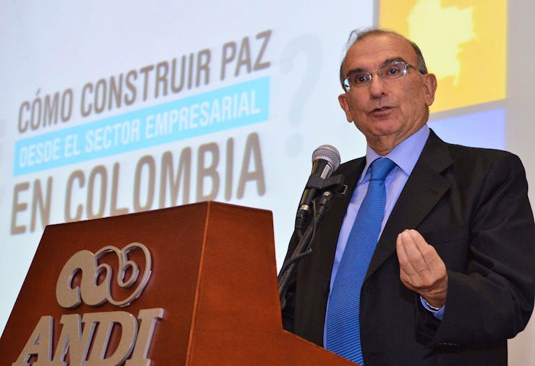 Humberto de la Calle al cierre del panel sobre empresas y construcción de paz. Foto: Oficina del Alto Comisionado para la Paz
