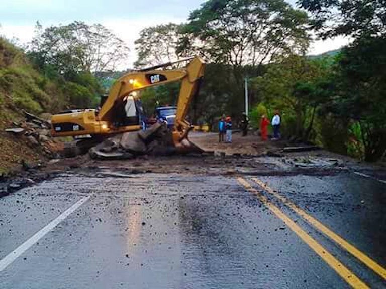 Atentado a la vía Panamericana en el Cauca. Foto: Defensoría del Pueblo