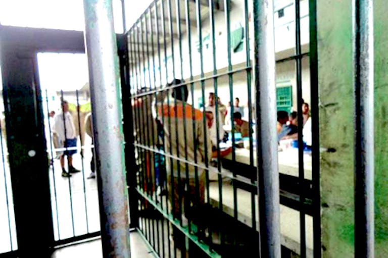 Después del anuncio del indulto los guerrilleros presos en distintas cárceles del país levantaron su huelga de hambre. Foto: Defensoría del Pueblo