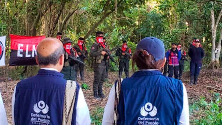 ELN liberó en Arauca a cinco miembros del Ejército y uno de la Policía.