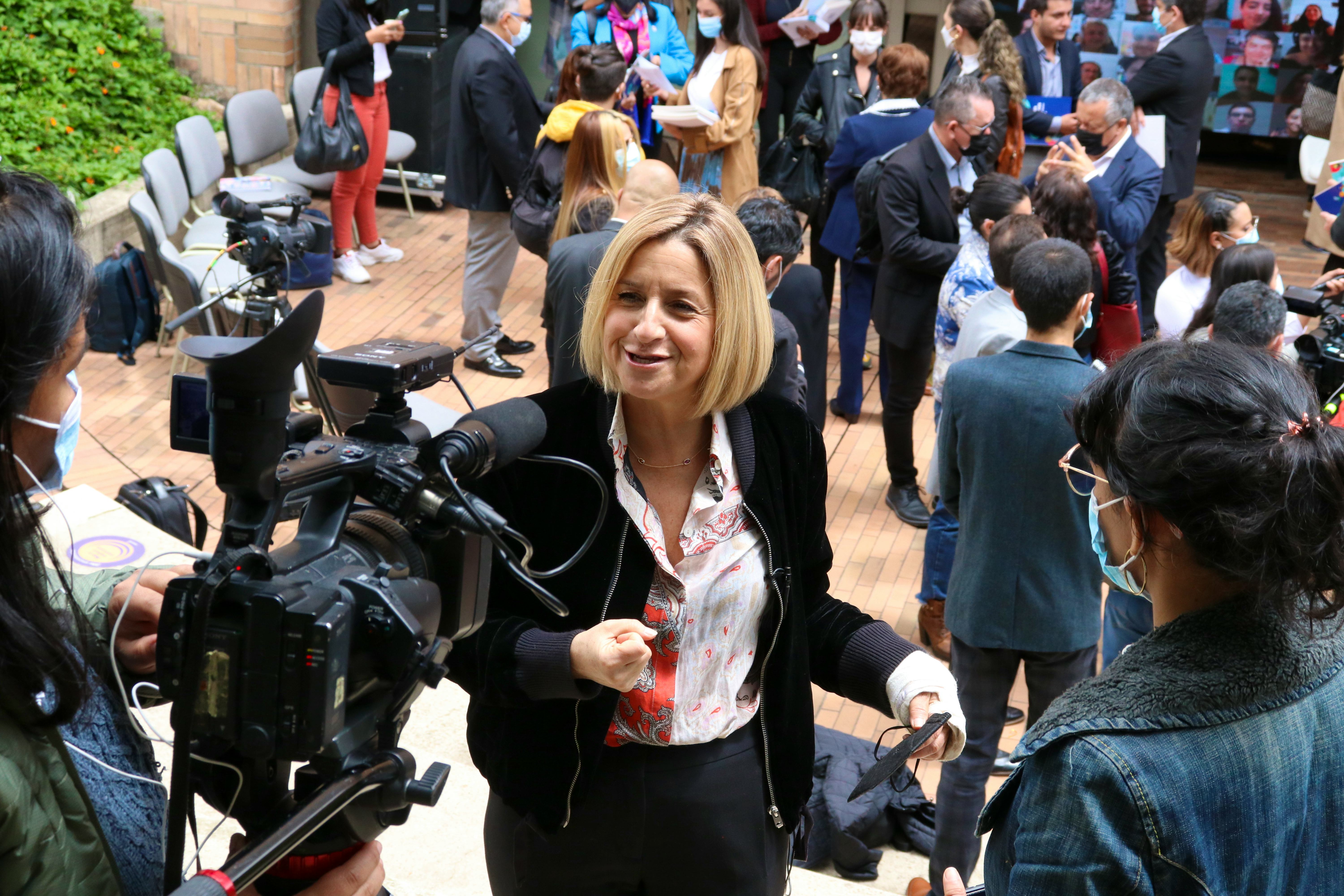 Entrevista a nuestra Directora Ejecutiva, María Victoria Llorente, en el lanzamiento de hallazgos de la iniciativa "Tenemos que hablar Colombia"