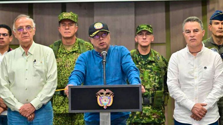 Gustavo Petro tras consejo de seguridad en el Bajo Cauca antioqueno en abril del 2023.