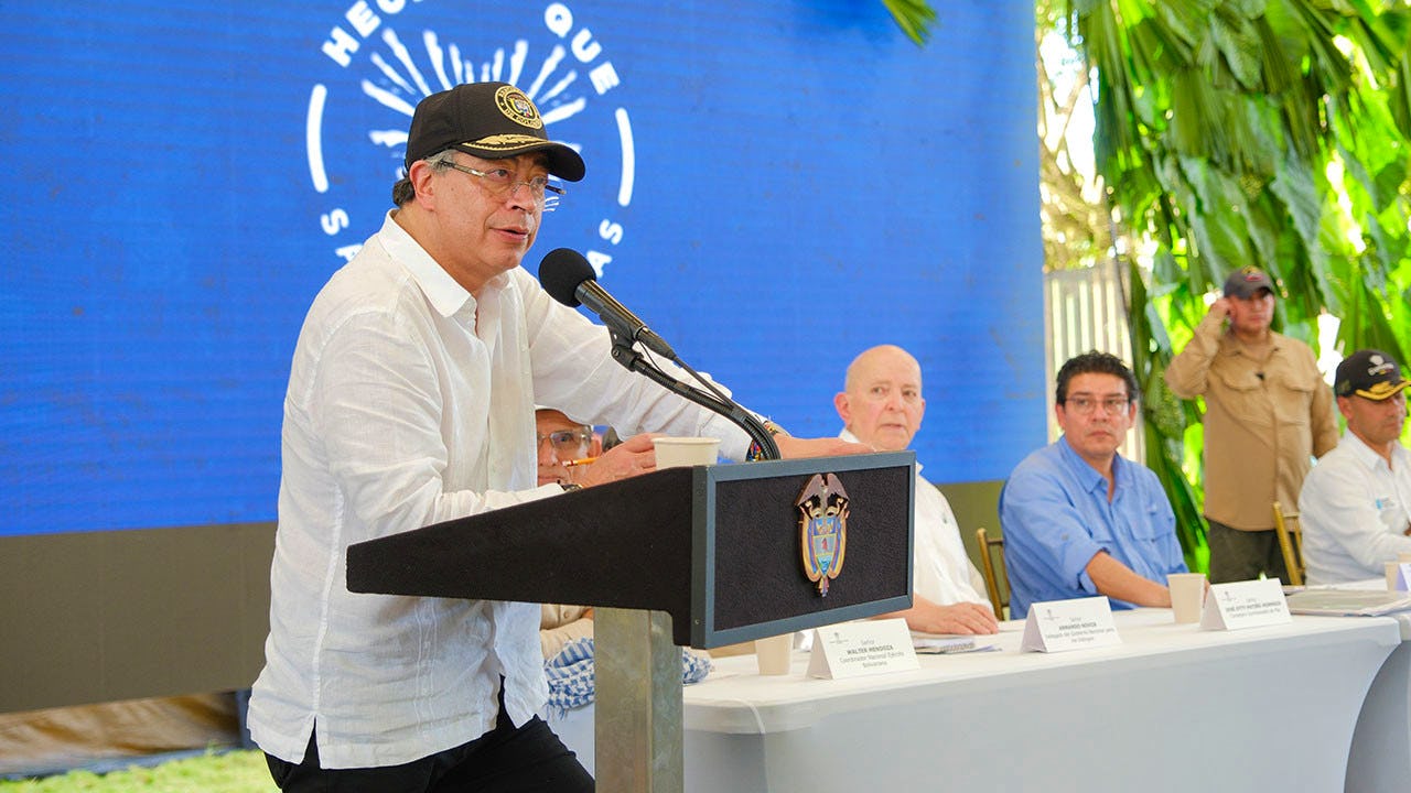 Así se vería la Paz Total de Petro si fuera un pulpo.