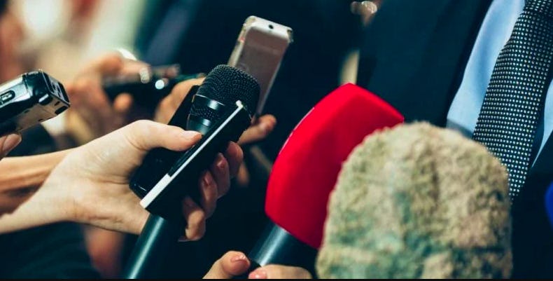 No puede haber paz posible sin democracia, ni democracia sin prensa libre